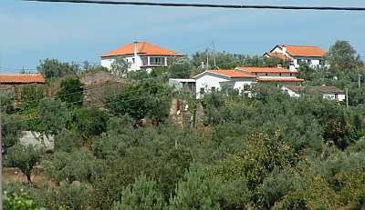 Houses in Mosteiro Cimeiro - Portugal
