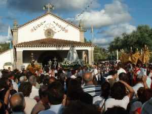 Fin de la procession avec l'au revoir  la vierge N. S. dos Remdios en agitant leurs mouchoirs