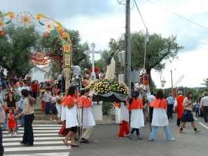 L'image de Ste Thrse lors de la procession de Nossa Senhora dos Remdios proche de Sert